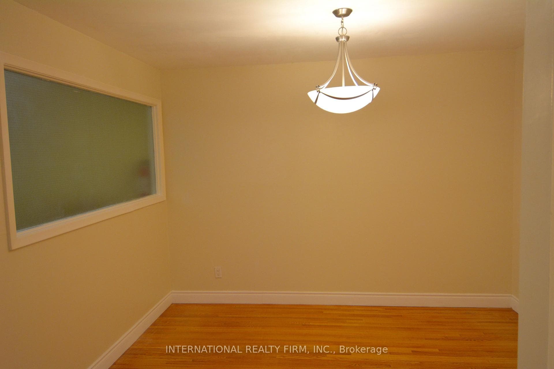 277 Glenforest Road Unit Upper photo 8
