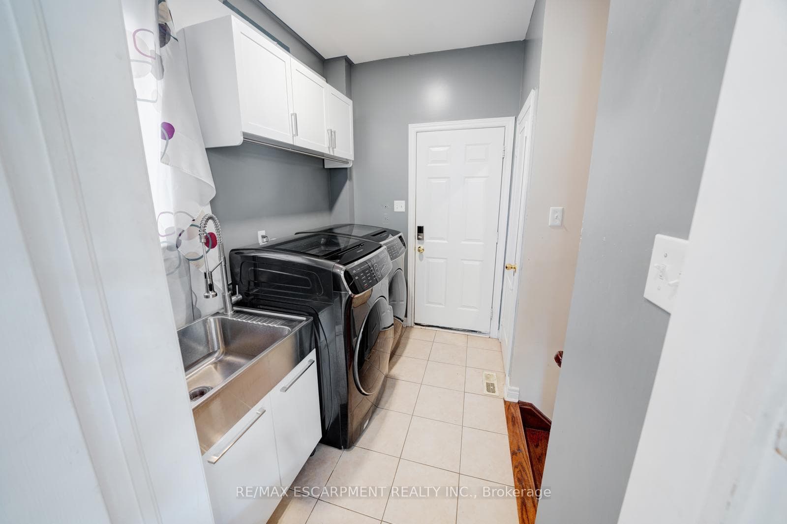23 Grubin Avenue photo 16
