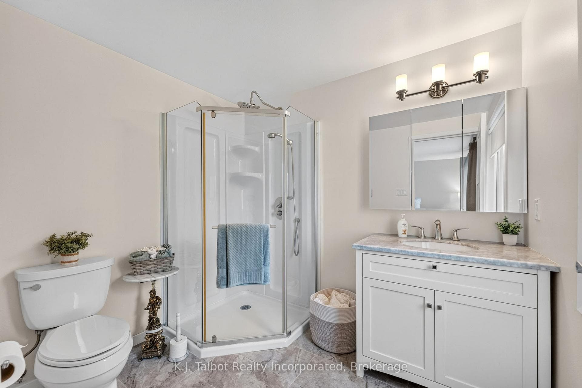 232 Picton Street photo 28