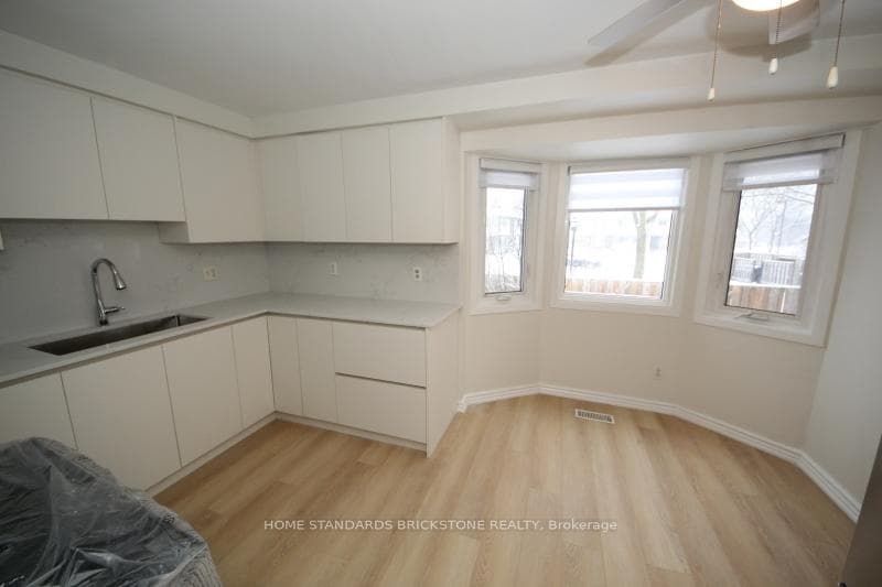 700 Erinbrook Drive Unit 10 photo 6