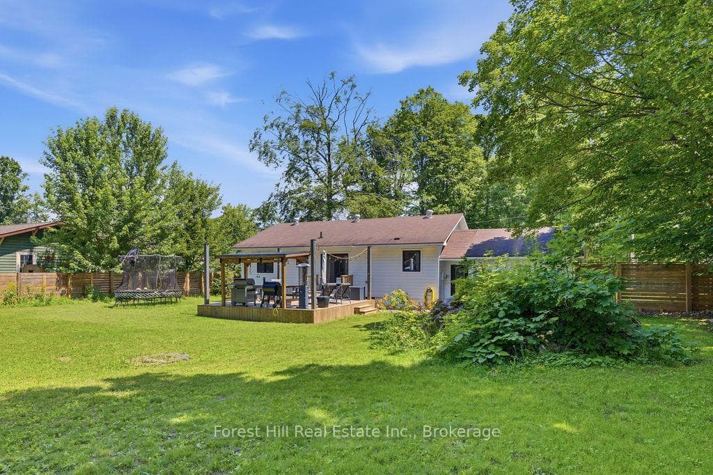 415 Wellington Street photo 38
