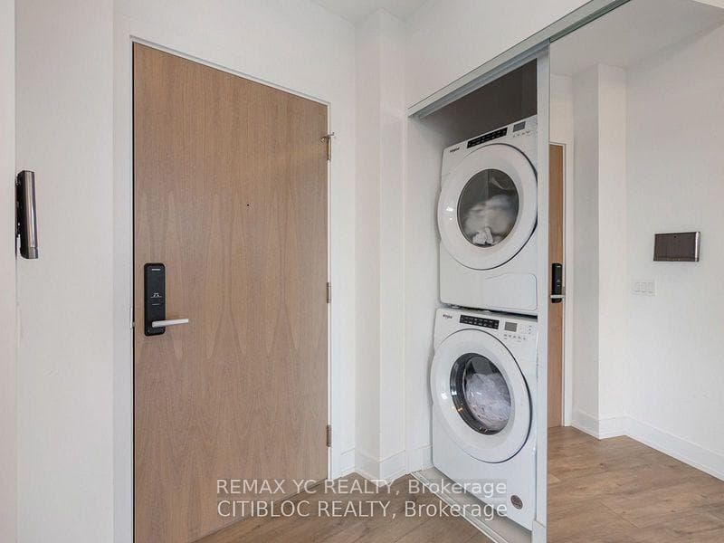 585 Bloor Street Unit 317 photo 19