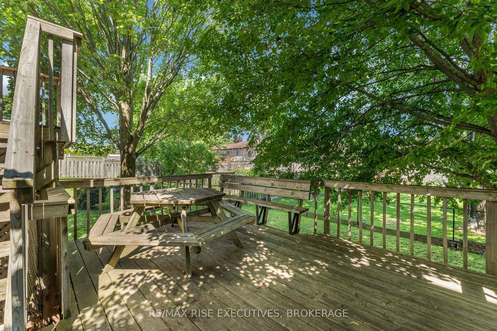 1304 Fisher Crescent photo 42
