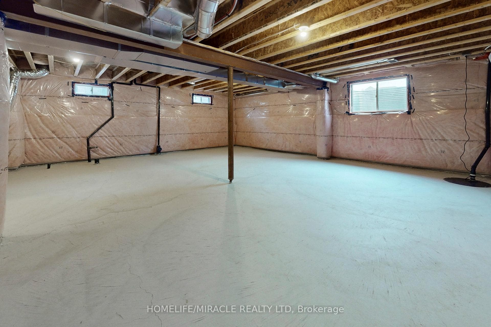 1460 Chamomile Crescent photo 47