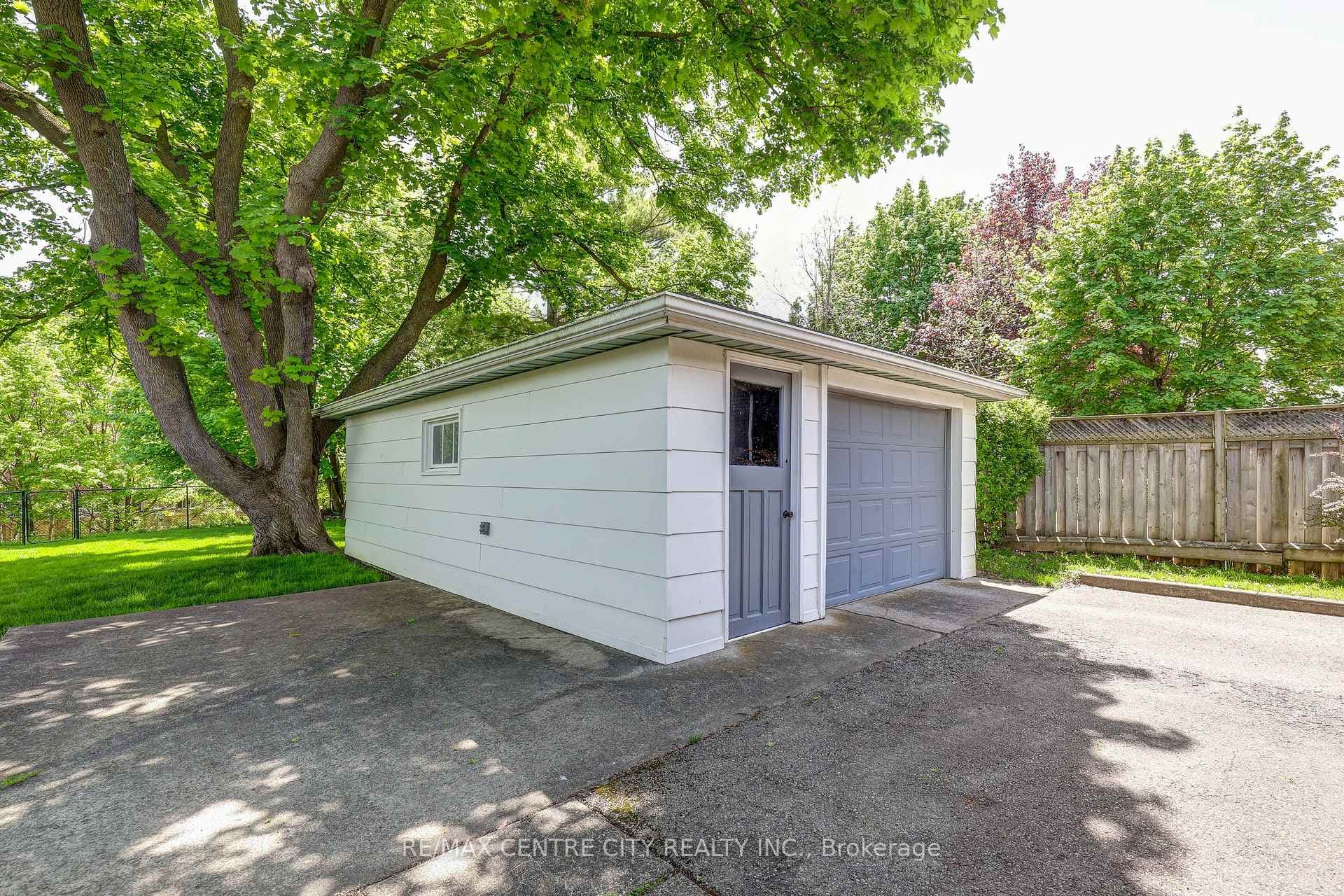 466 Beachwood Avenue photo 36