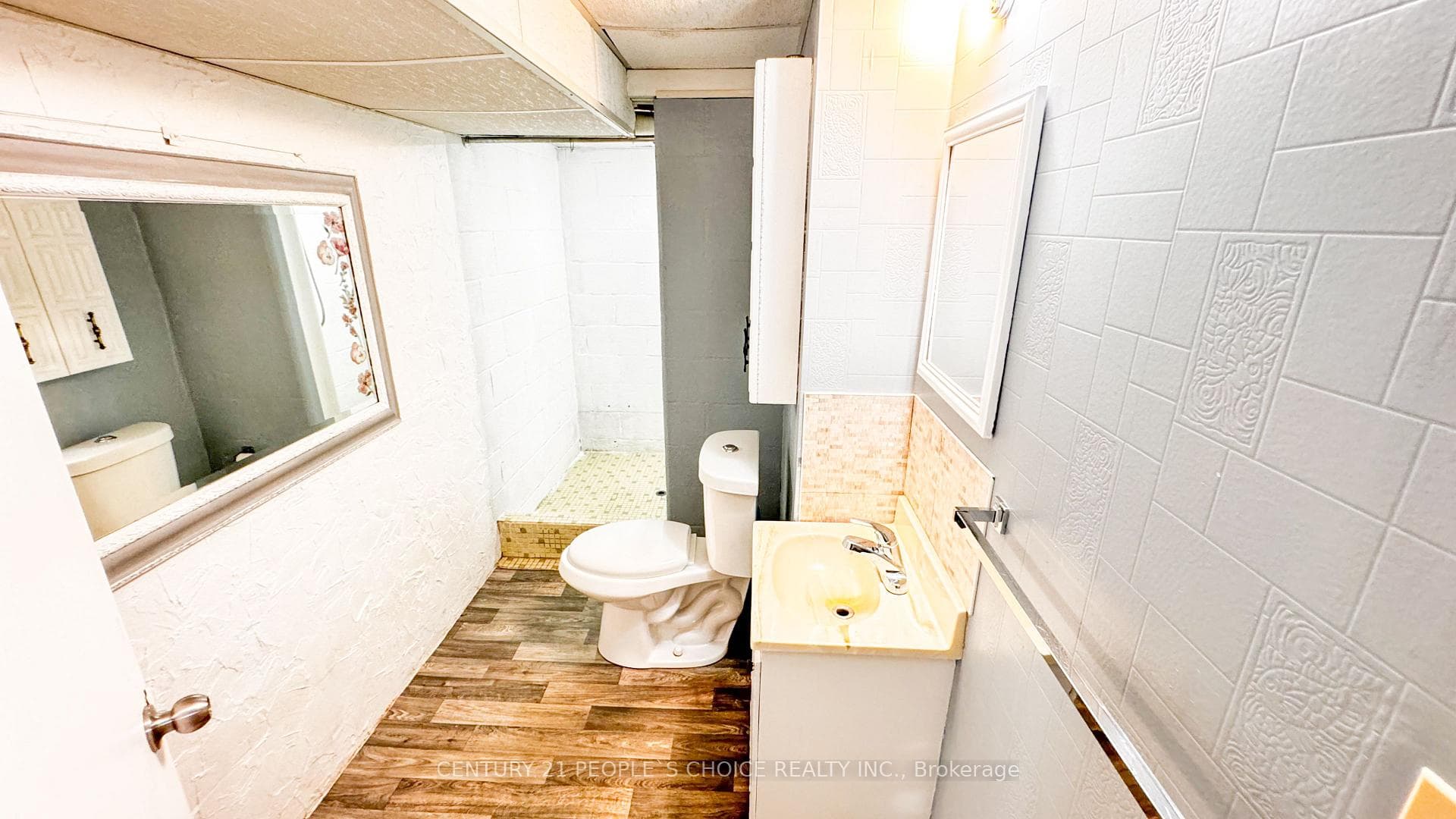 7 Hardale Crescent photo 27