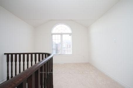 21 Newington Crescent photo 8