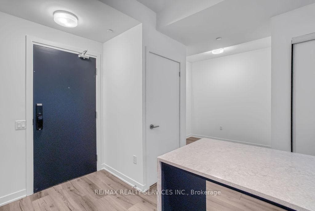 395 Dundas Street Unit 421 photo 7