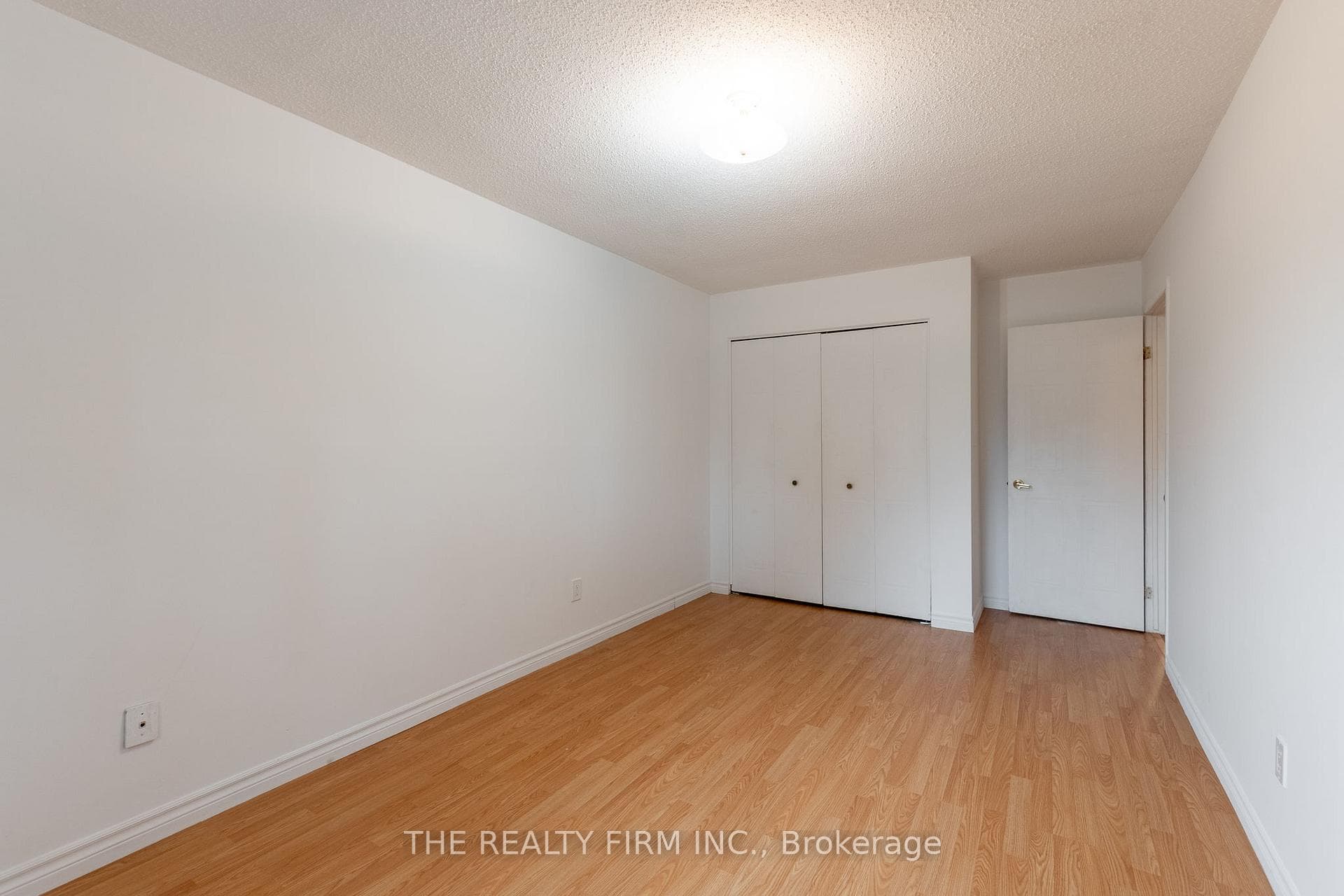 726 Walker Street photo 23