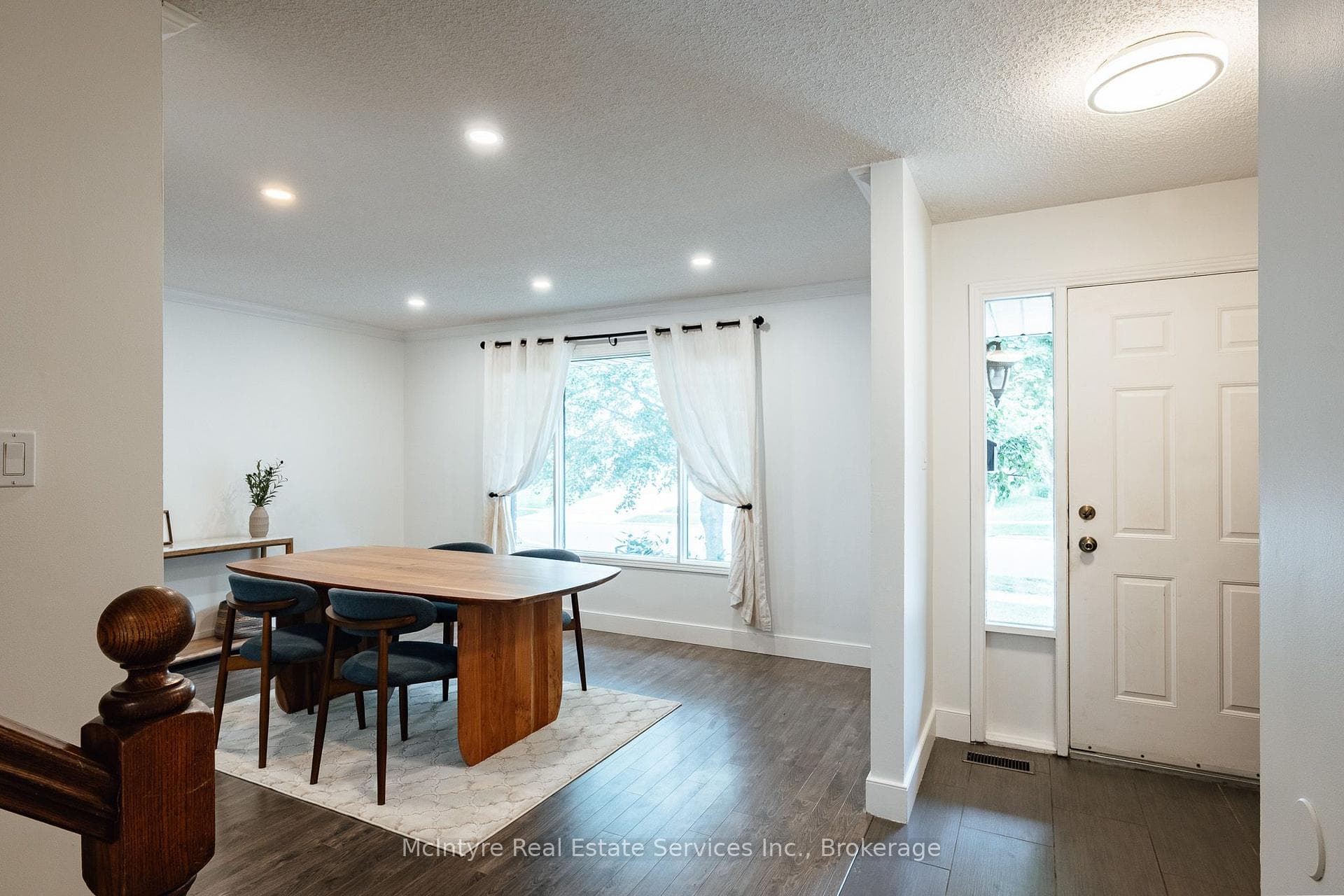 277 Canterbury Drive photo 4