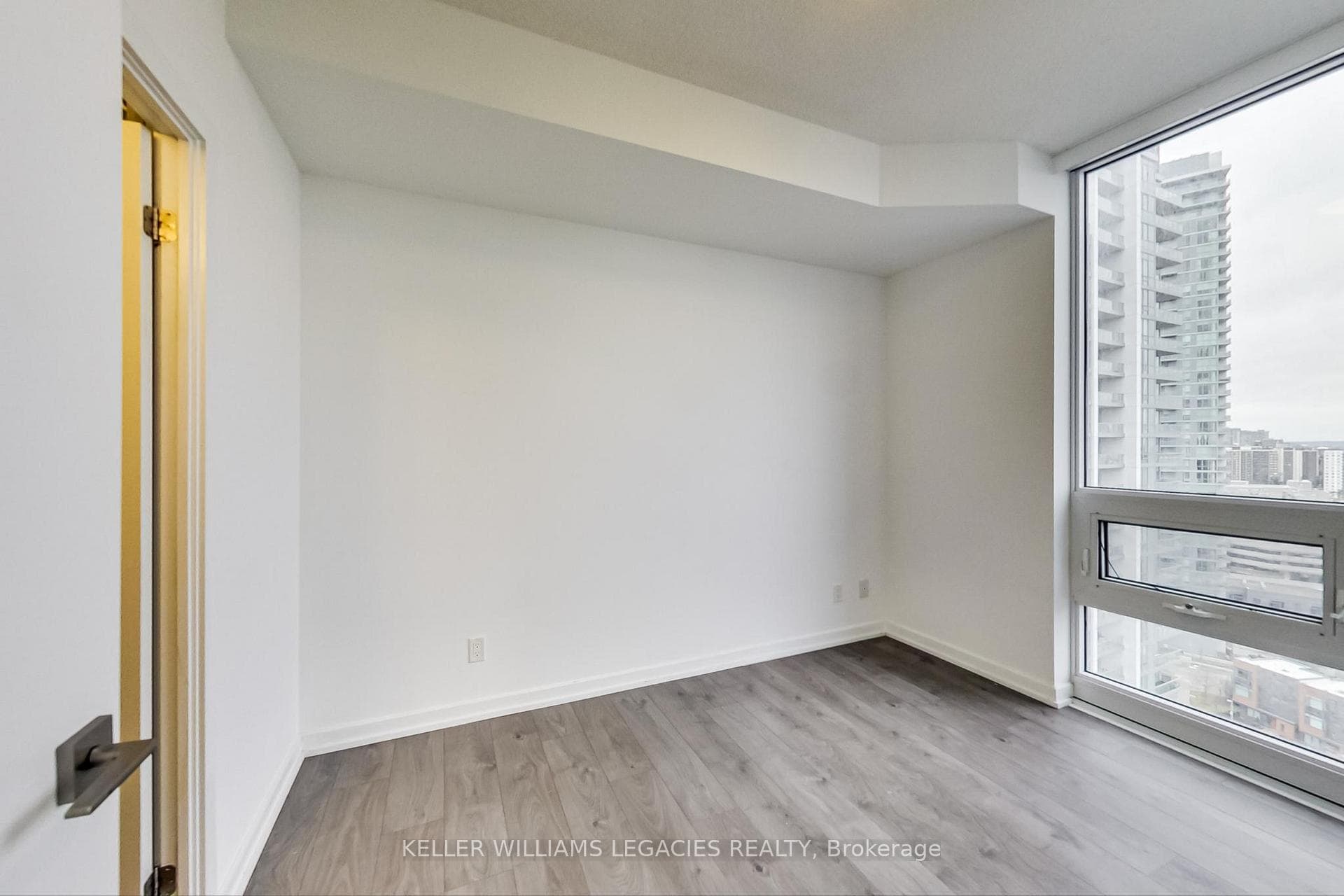 56 Forest Manor Road Unit 1710 photo 18