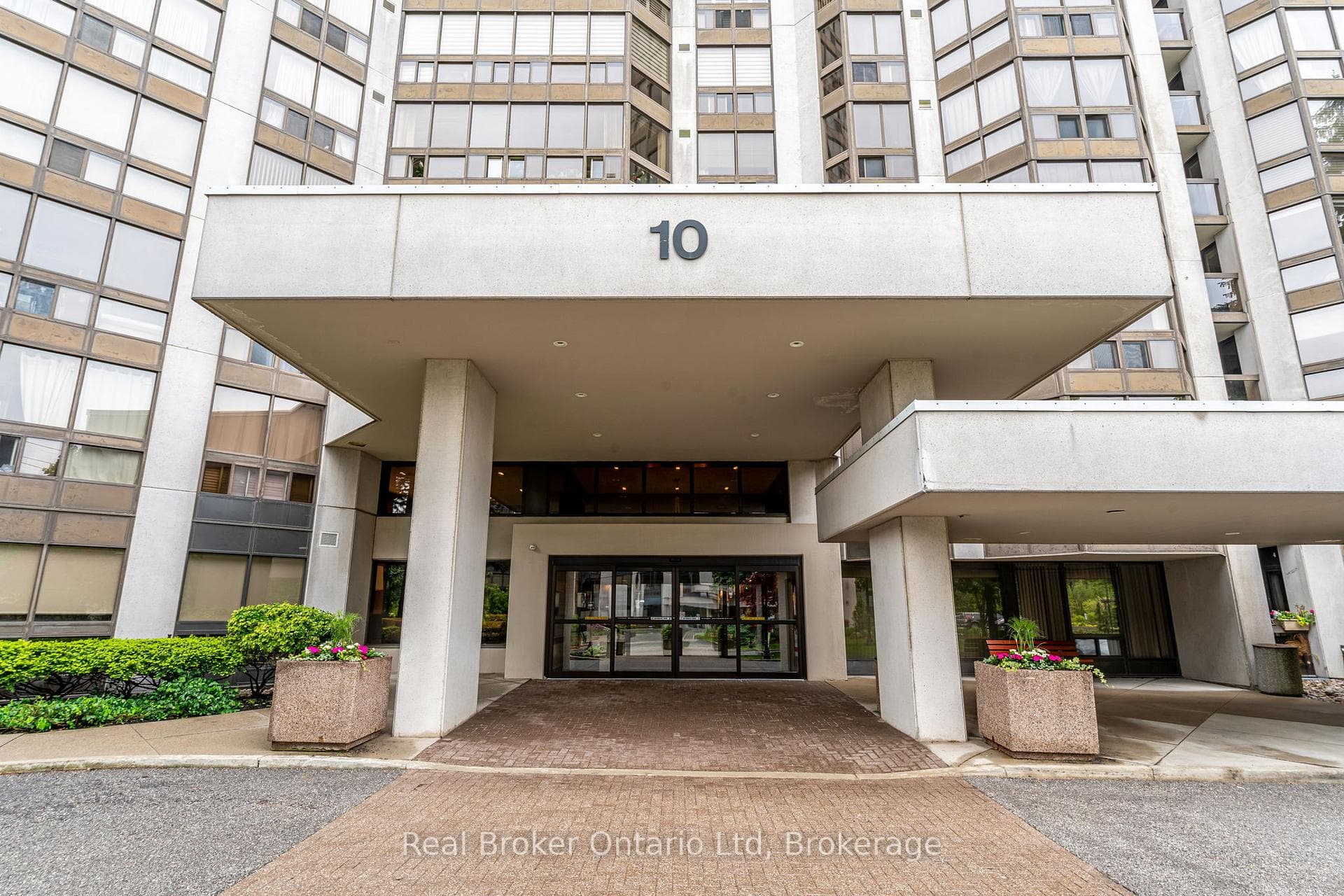 10 Kenneth Avenue Unit 1109 photo 2