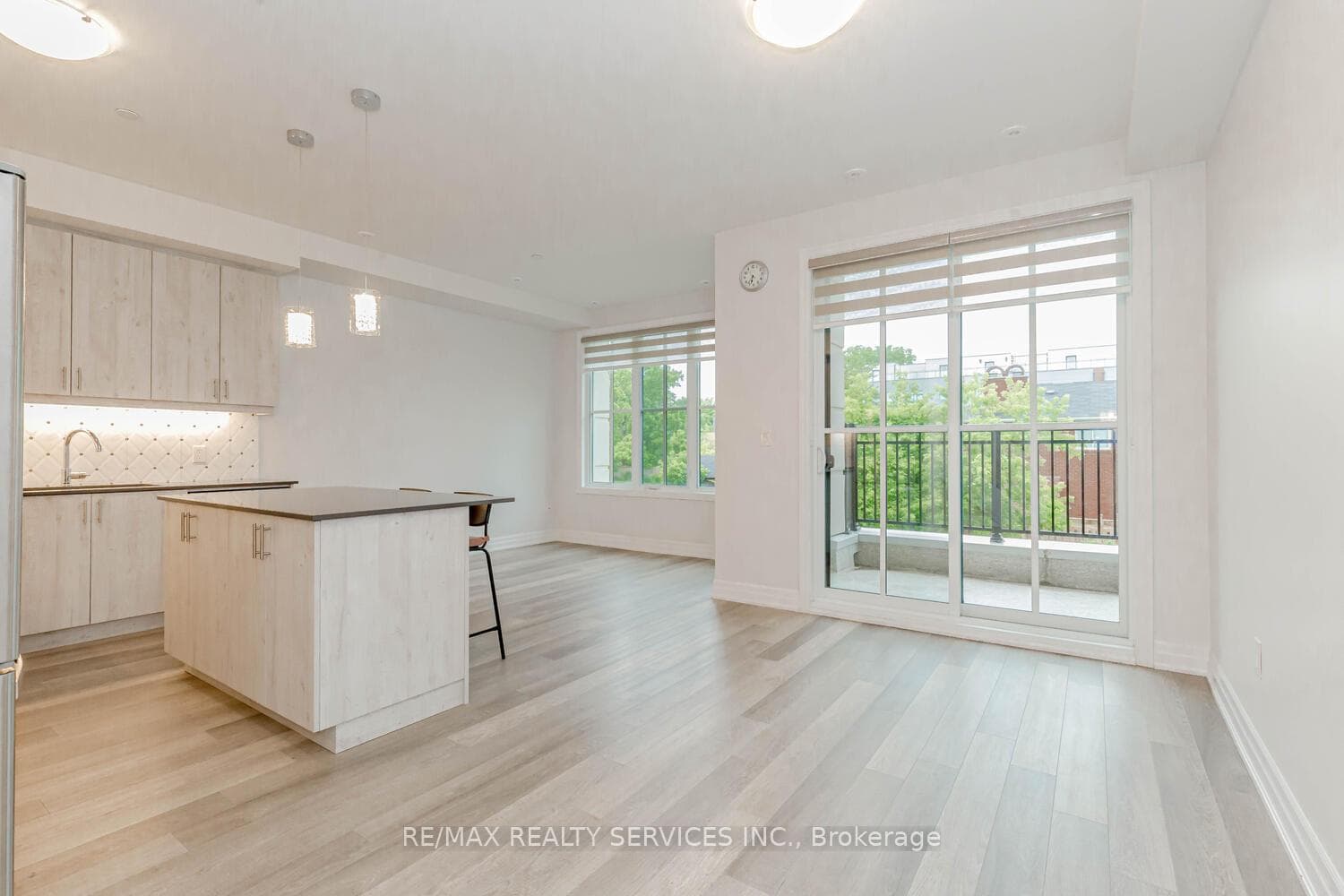 665 Cricklewood Drive Unit 729 photo 6
