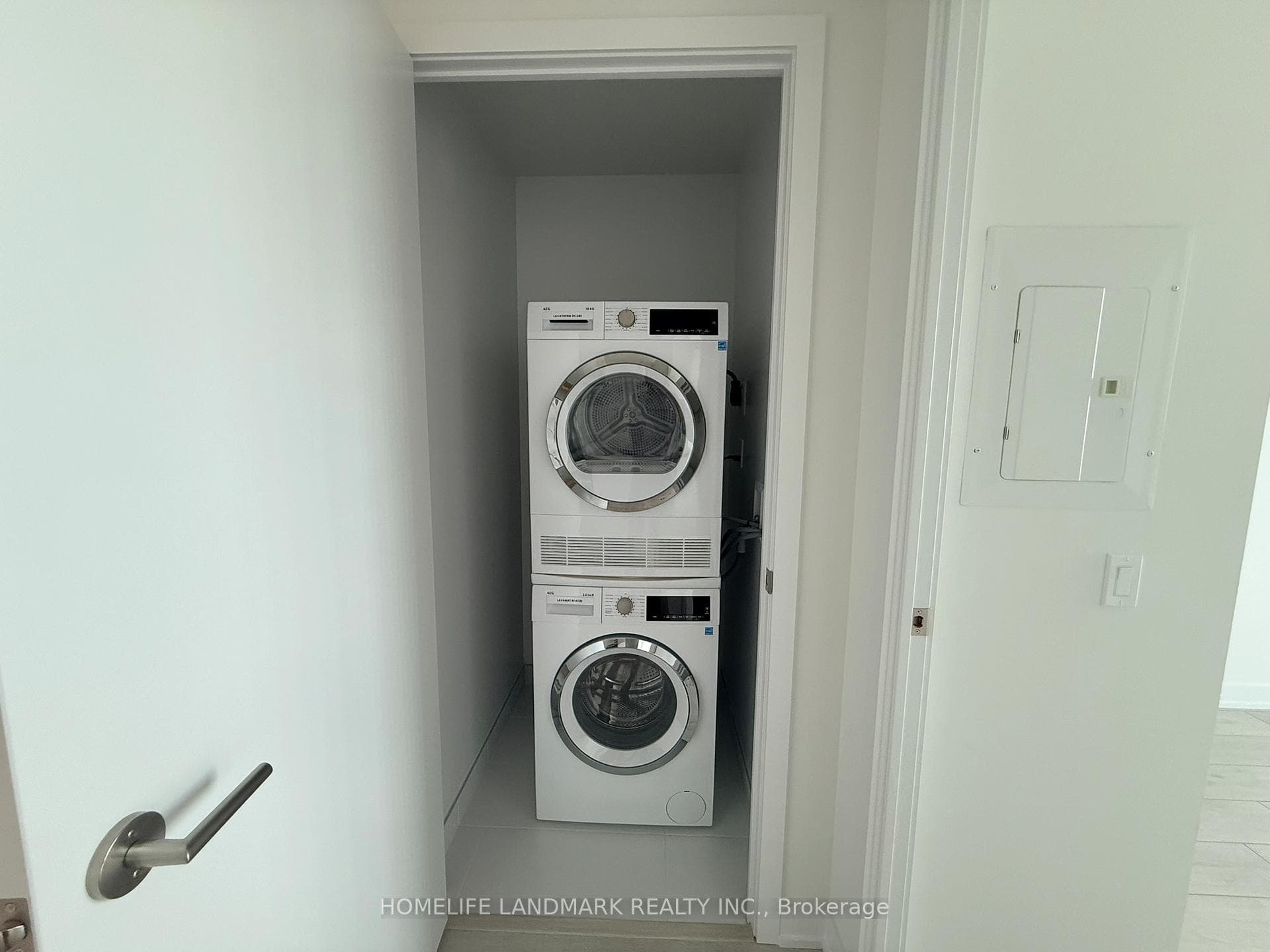 5858 Yonge Street Unit 2710 photo 9