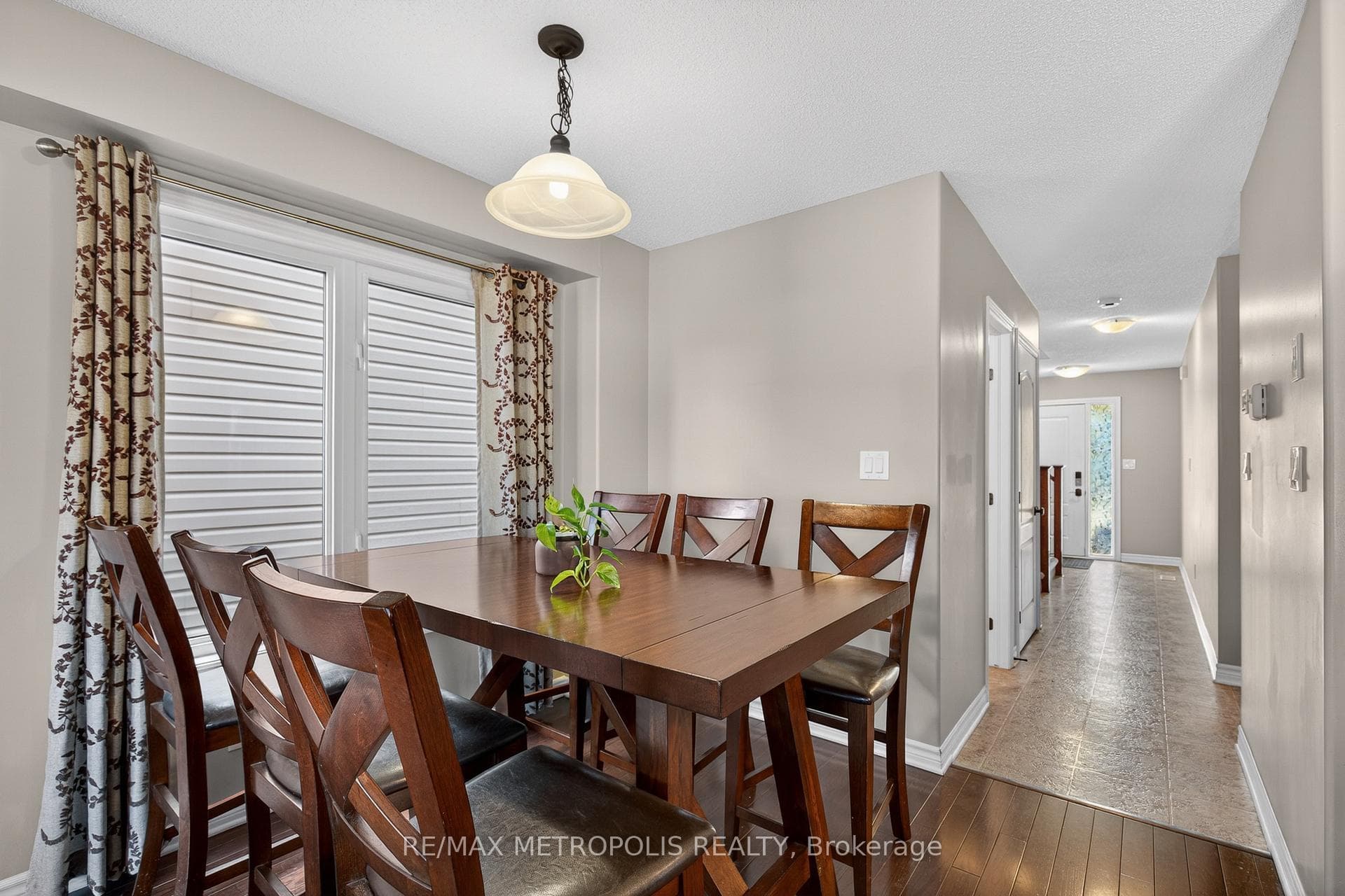1276 Atkinson Street photo 4