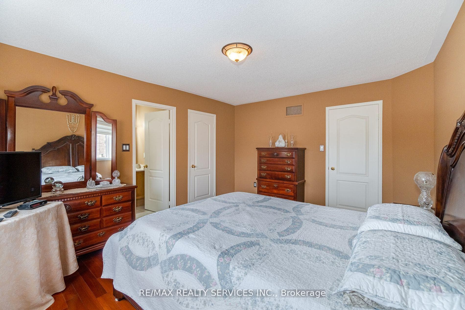 7 Amboise Crescent photo 18