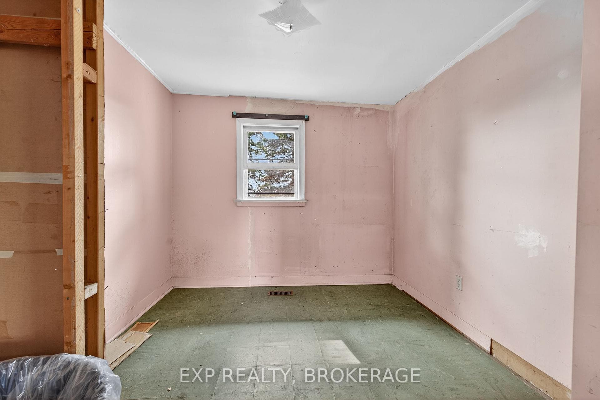 1195 SIMMONS Road photo 13