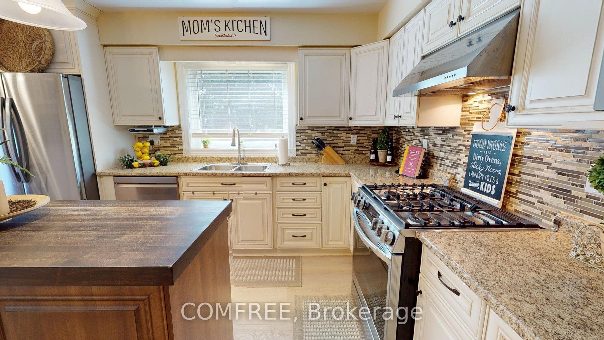 39 Falcon Court photo 12