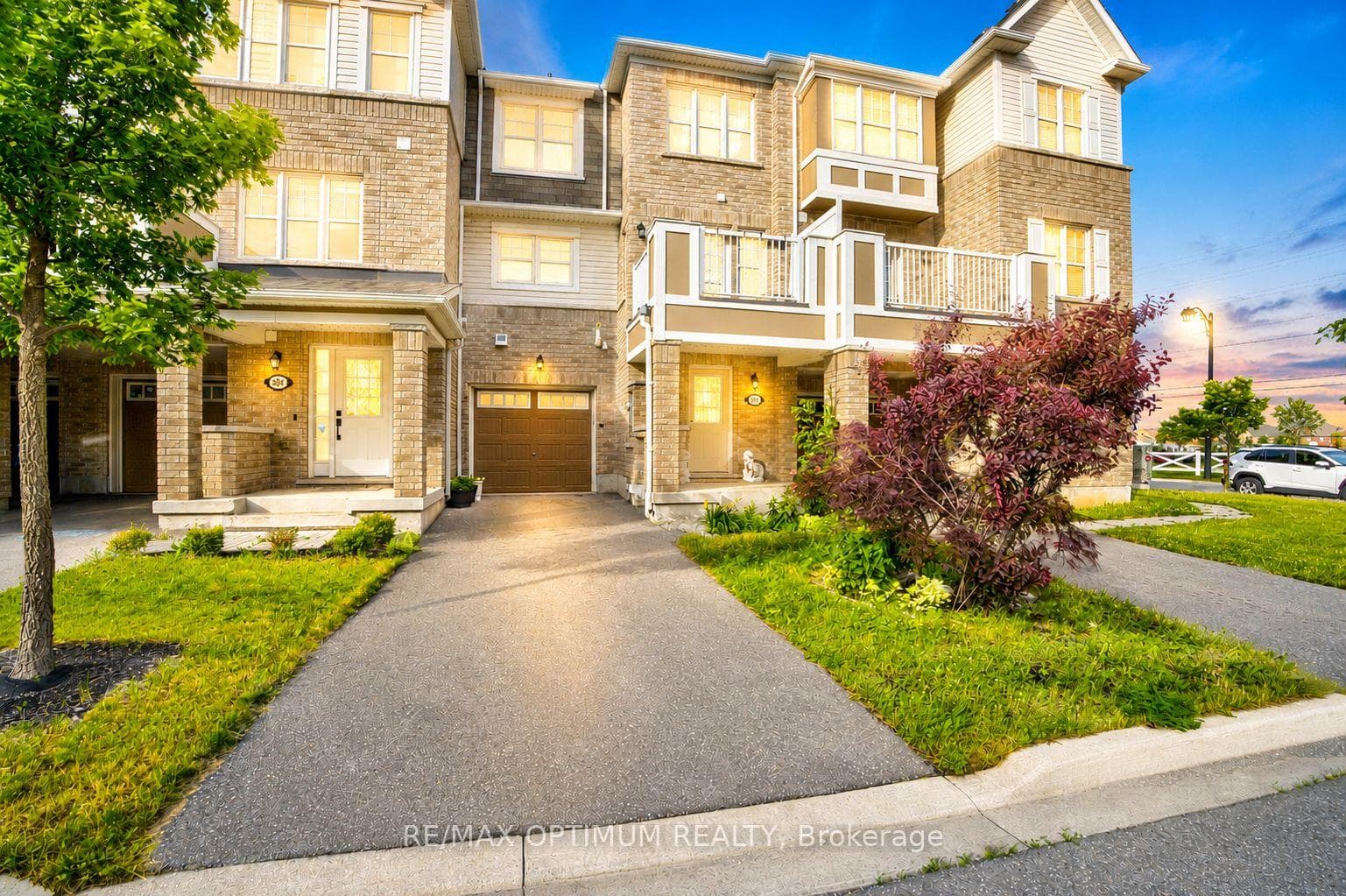 583 Laking Terrace photo 1