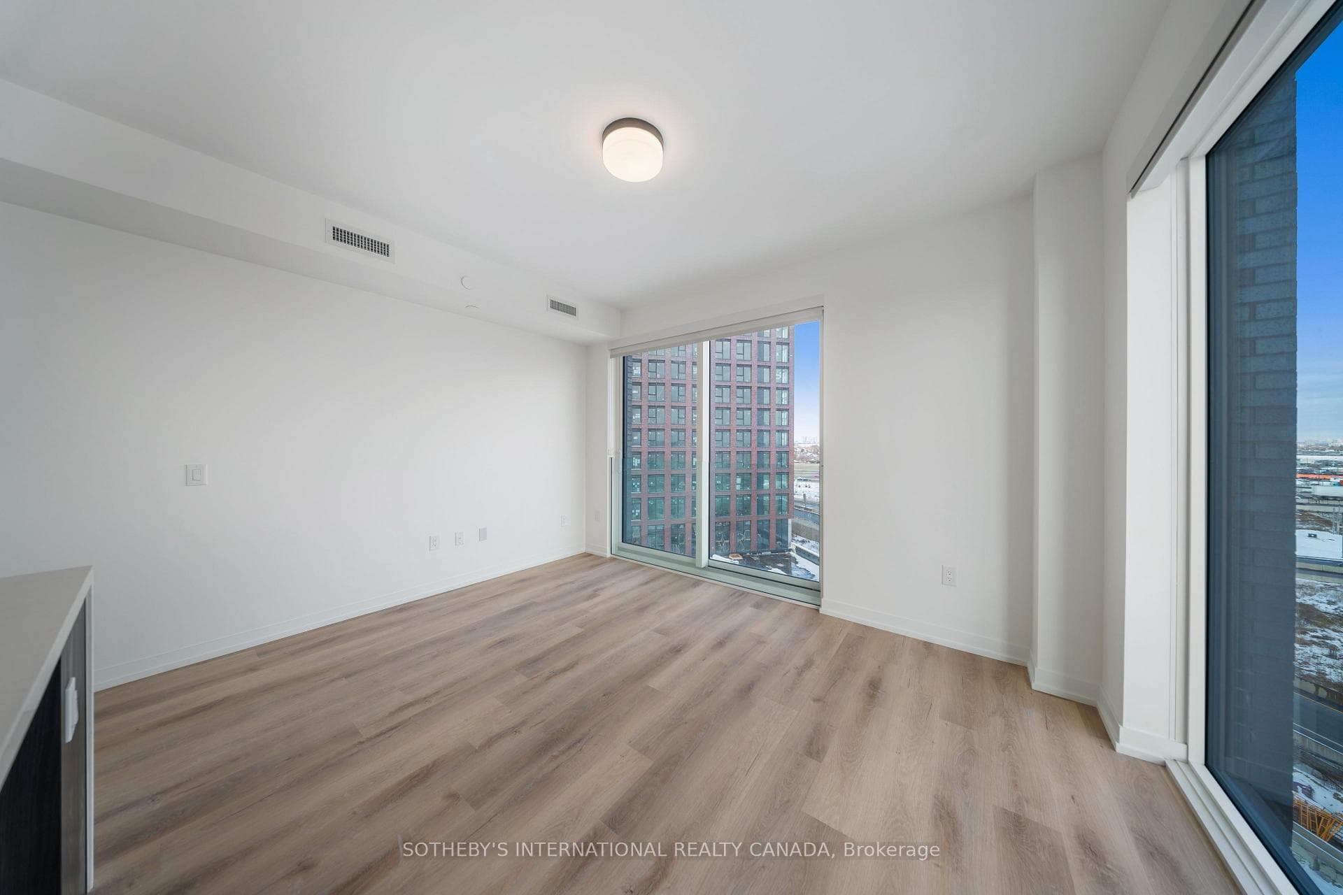 5 York Garden Way Unit 402 photo 10