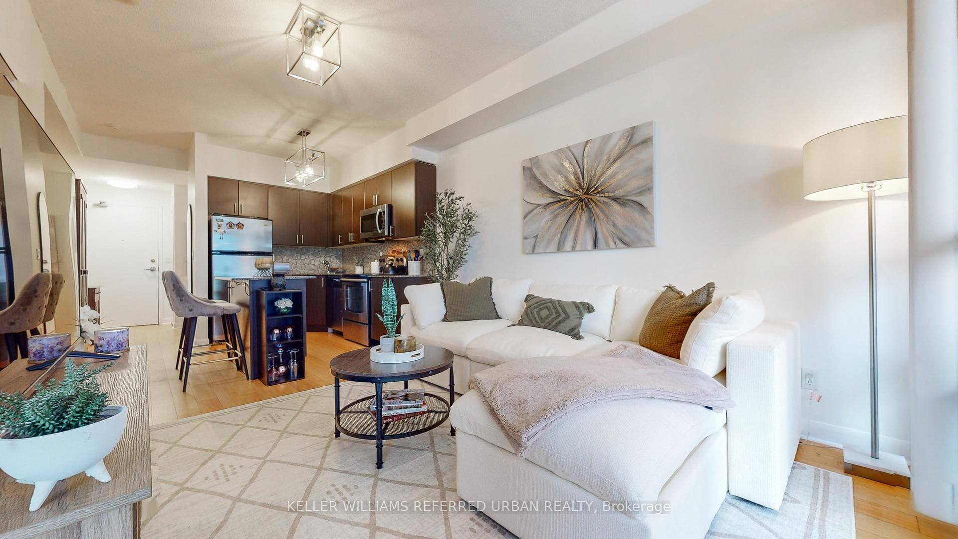 15 Bruyeres Mews Unit 202 photo 7