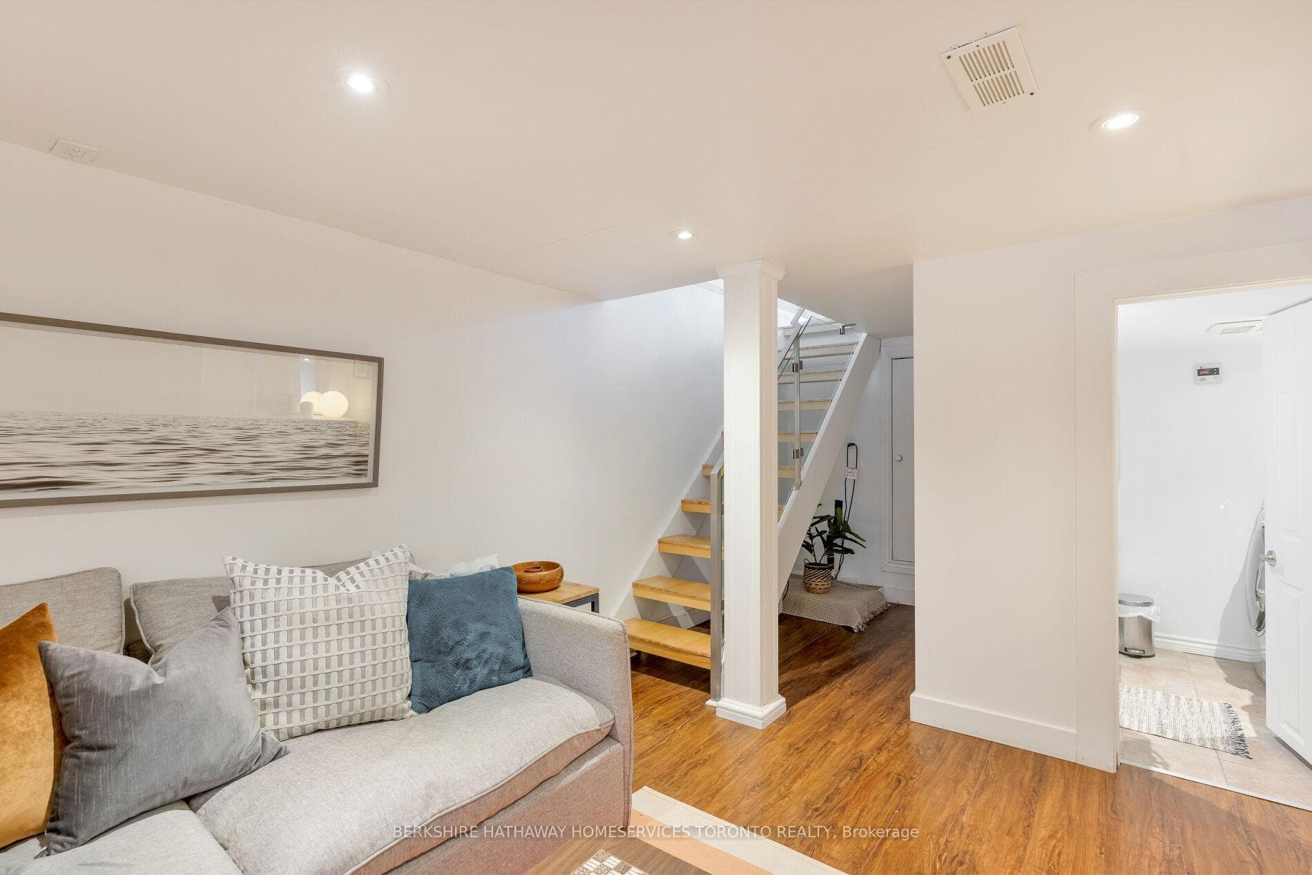 109 Salem Avenue photo 19