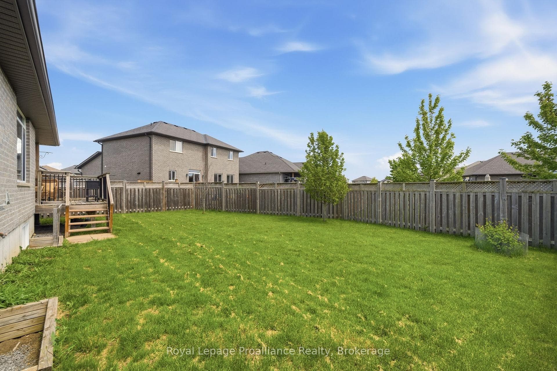 5 Kempton Avenue photo 33