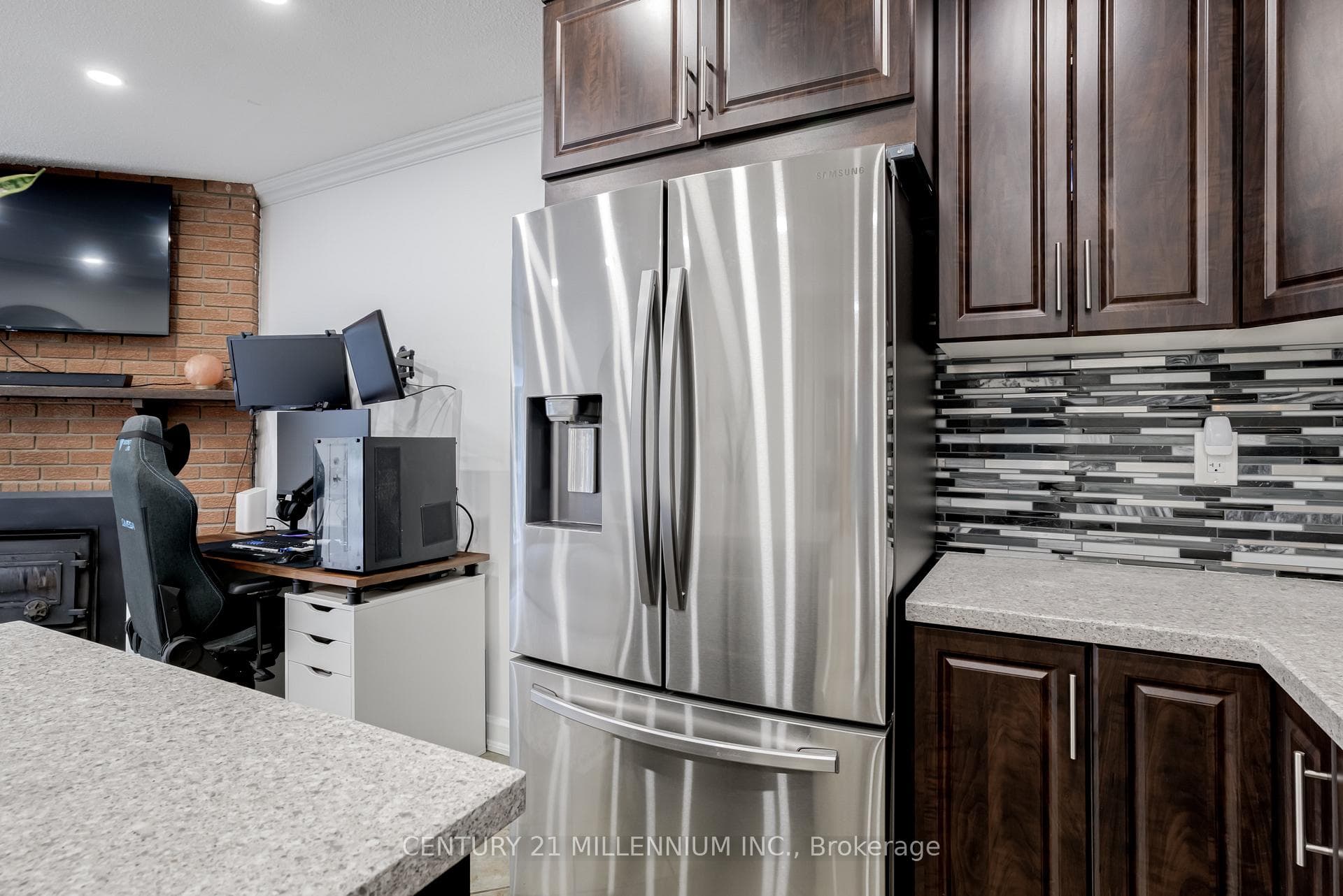 163 Harold Street photo 24