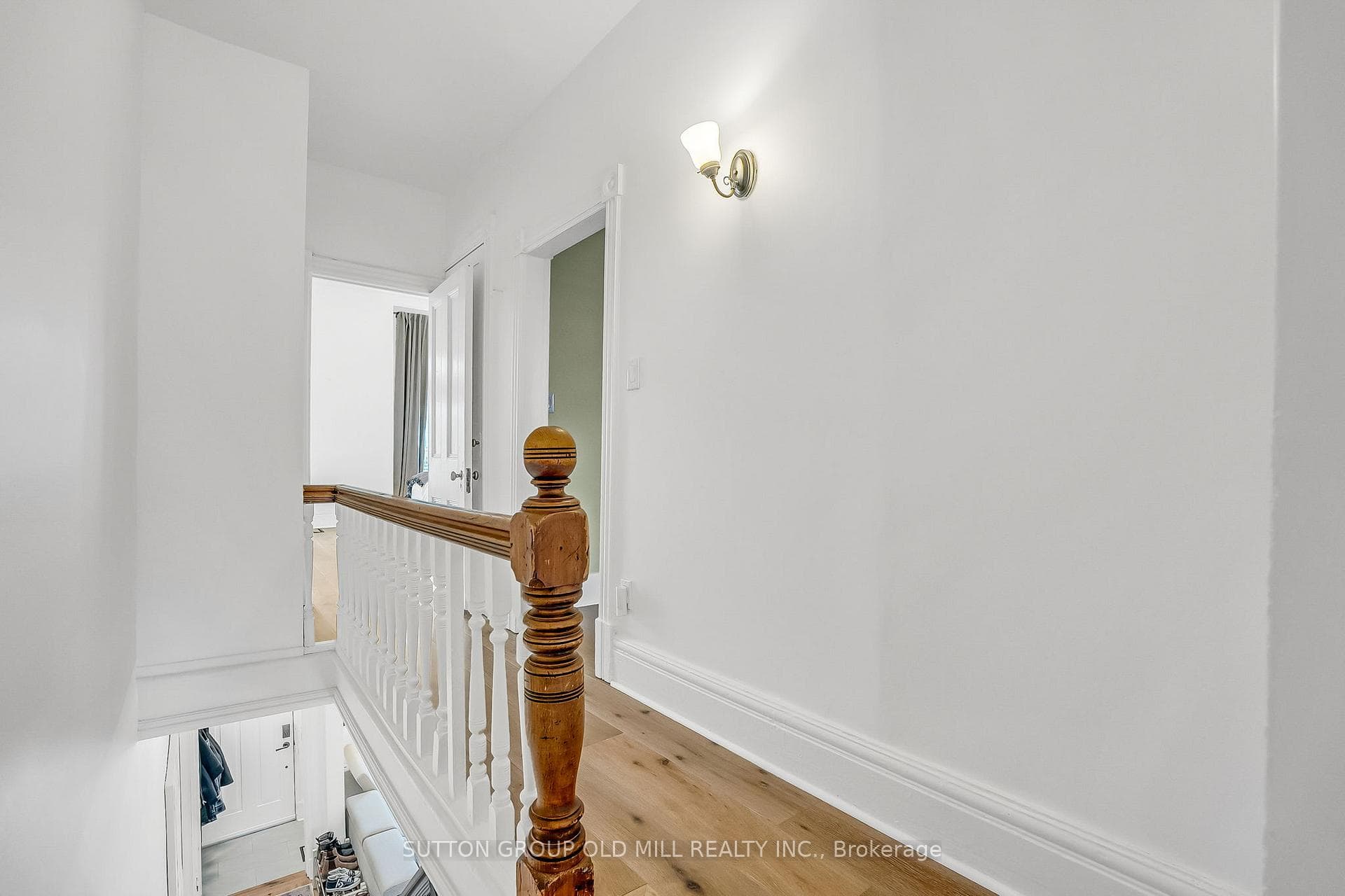 323 Clinton Street photo 16