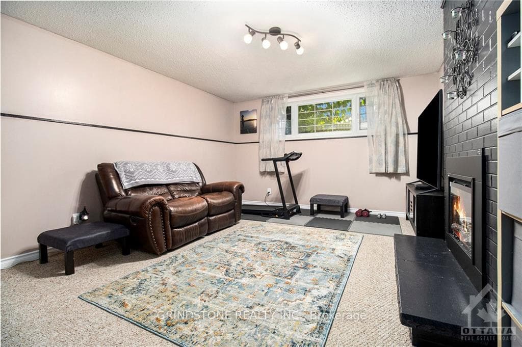 167 BANNING Road photo 18