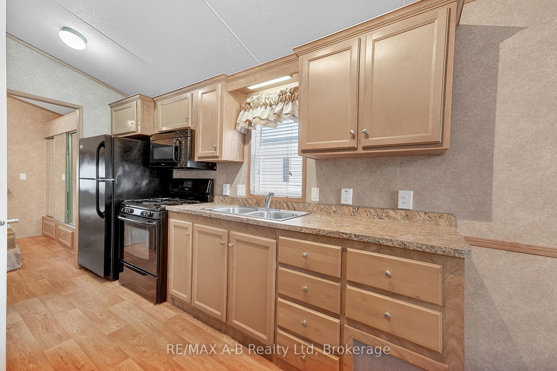 923590 Road 92 Road Unit 405 photo 13
