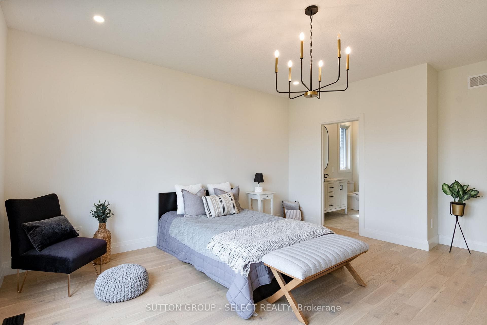 16 KELLY Drive photo 11