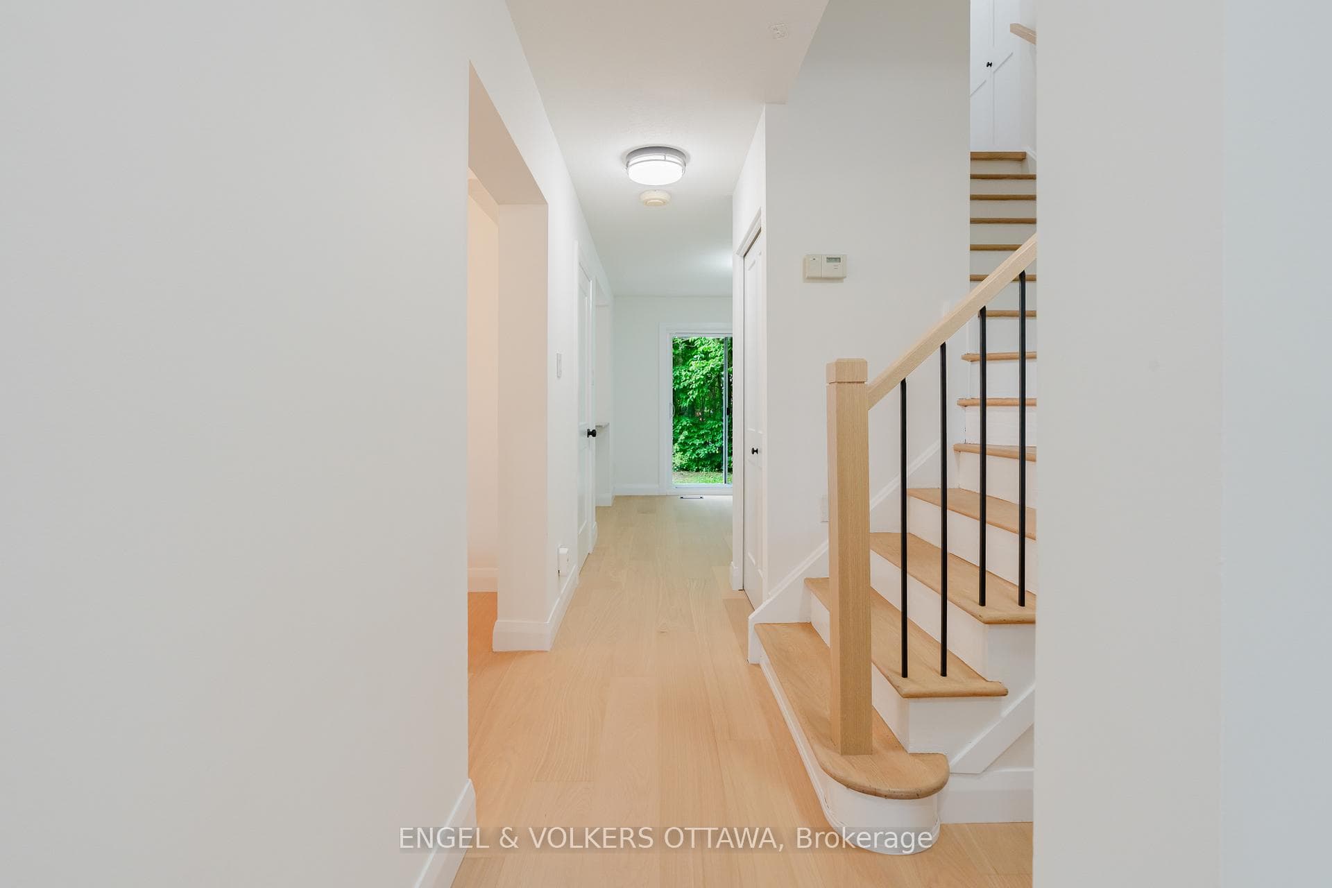 825 De Salaberry Street photo 9