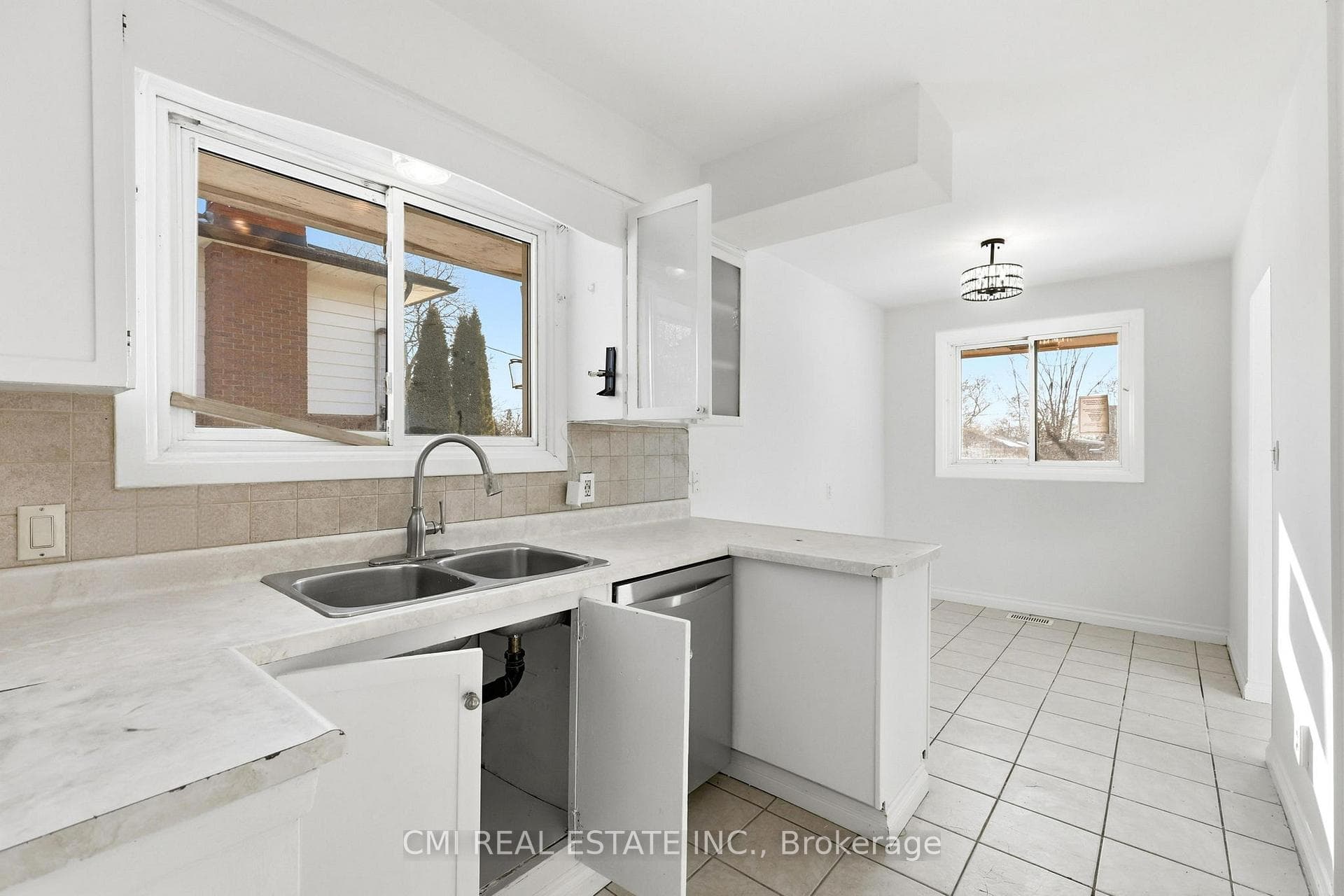 913 King Street photo 31