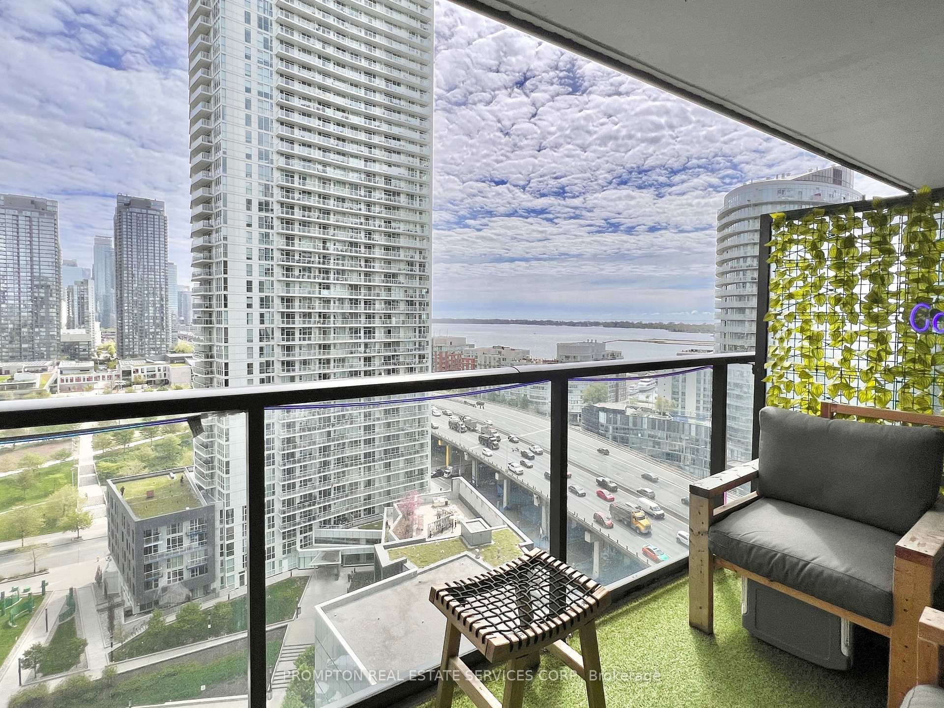 70 Queens Wharf Road Unit 2010 photo 12