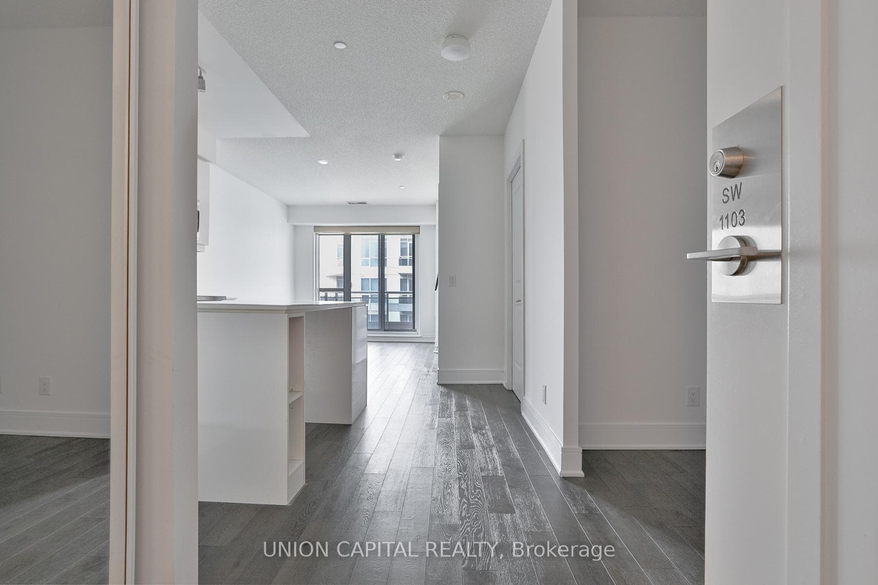 9191 Yonge Street Unit PH1103 photo 3