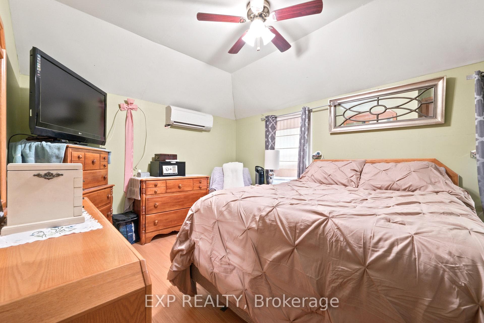 111 MACDONALD Street photo 29