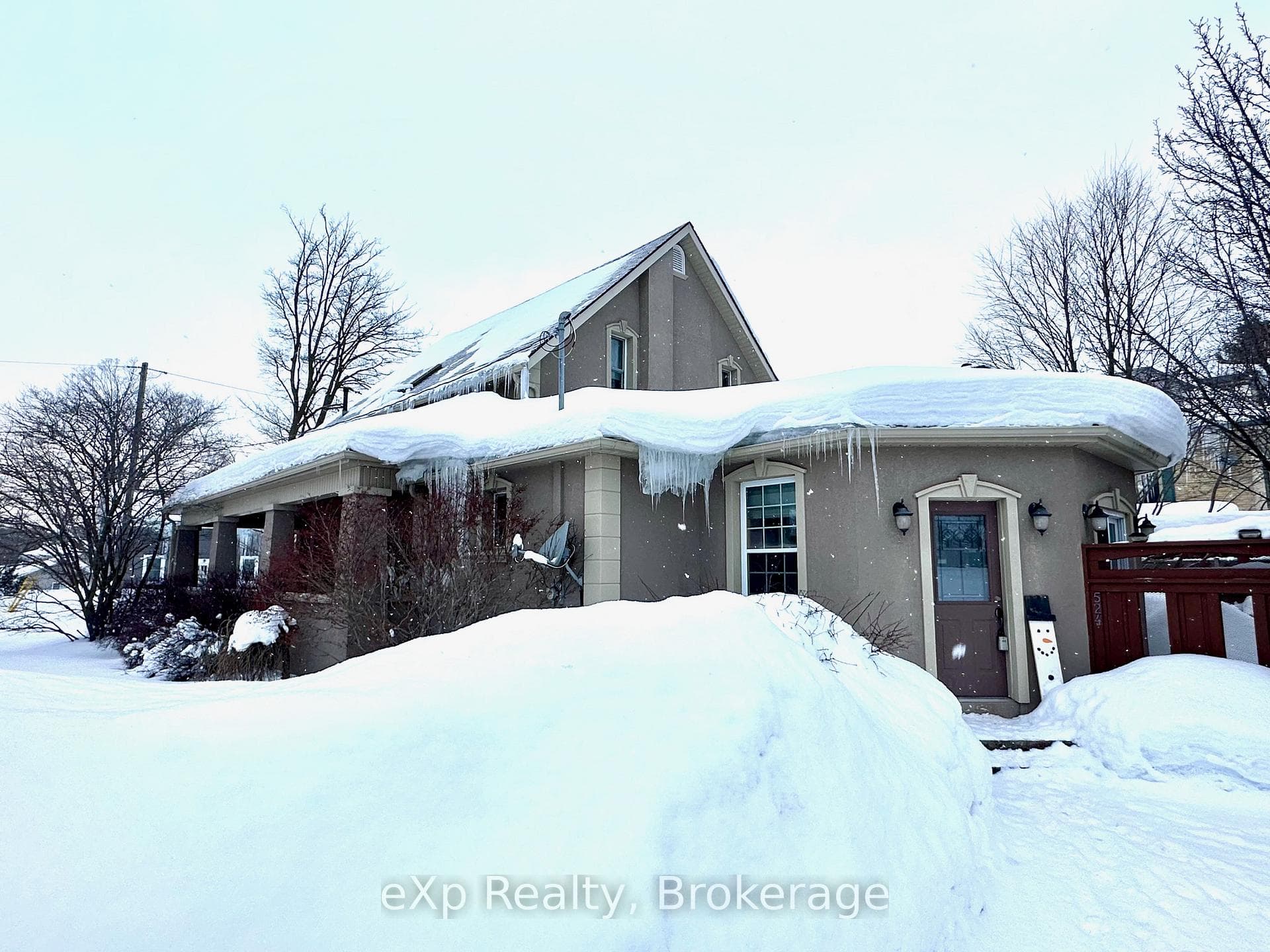 524 Colborne Street photo 2