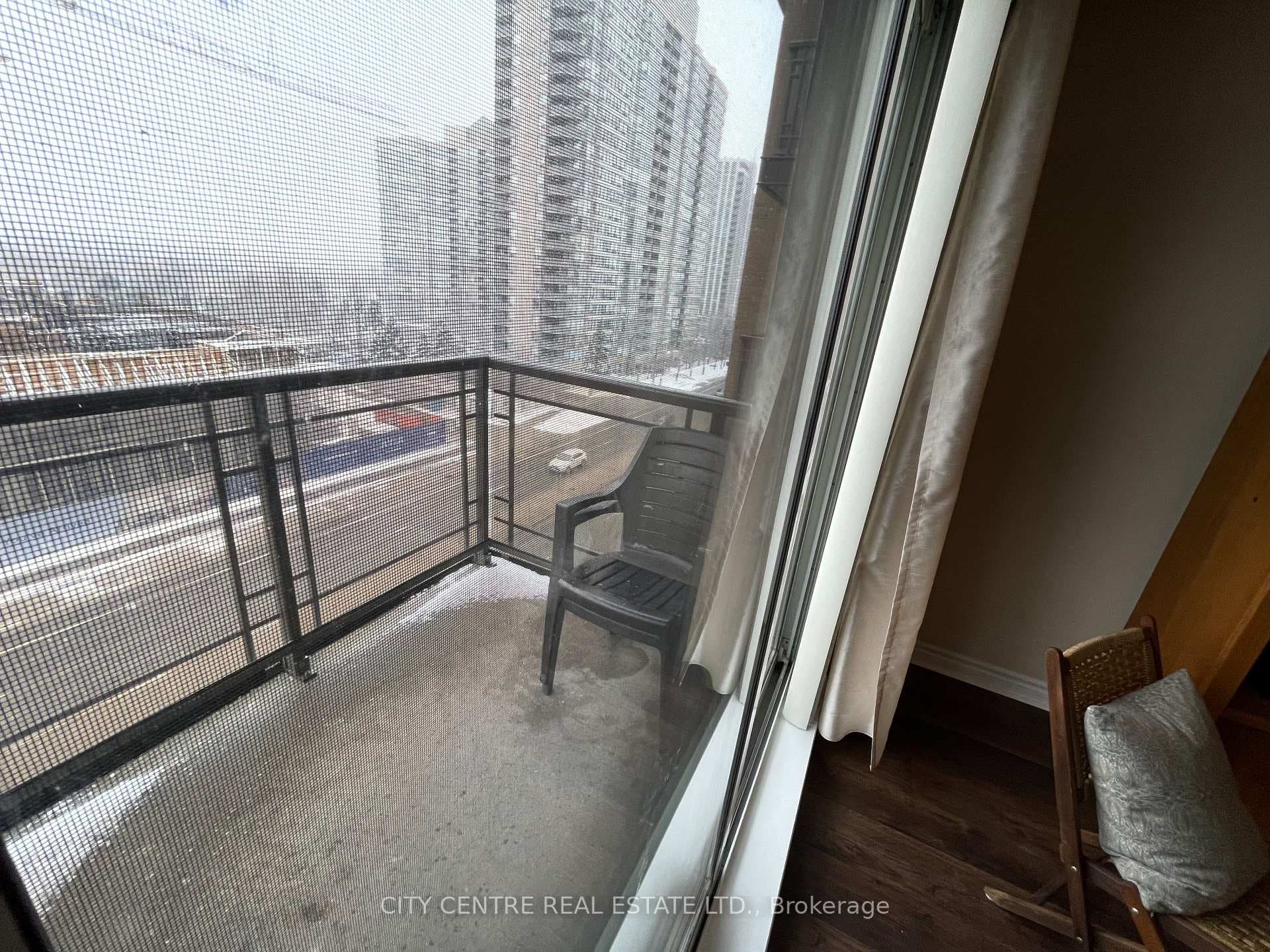 385 Prince Of Wales Drive Unit 618 photo 26