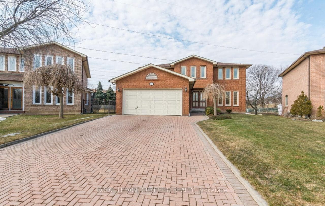 4261 Capilano Court photo 1