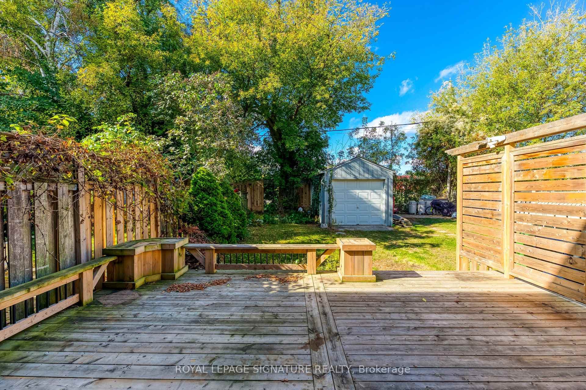 118 Blantyre Avenue photo 26