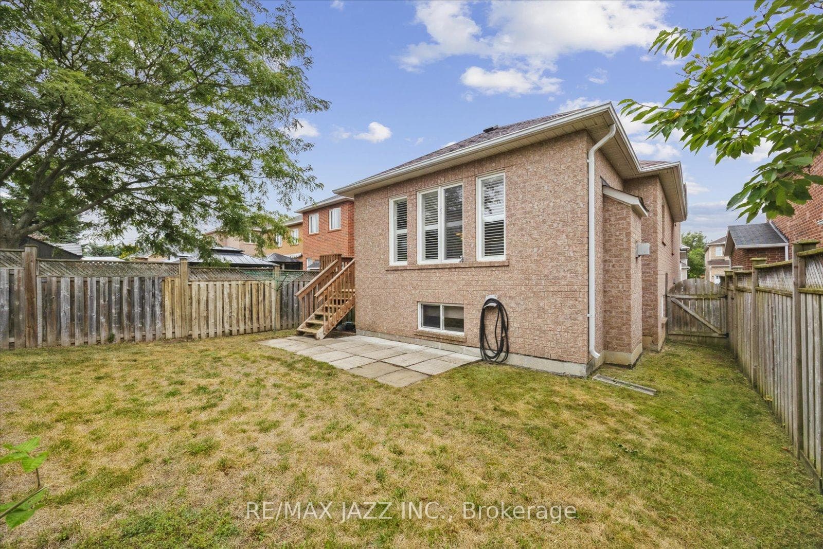 12 Lacroix Court photo 37