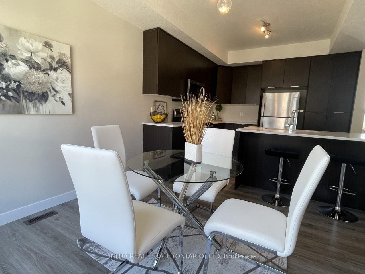 897 Sarnia Road photo 9