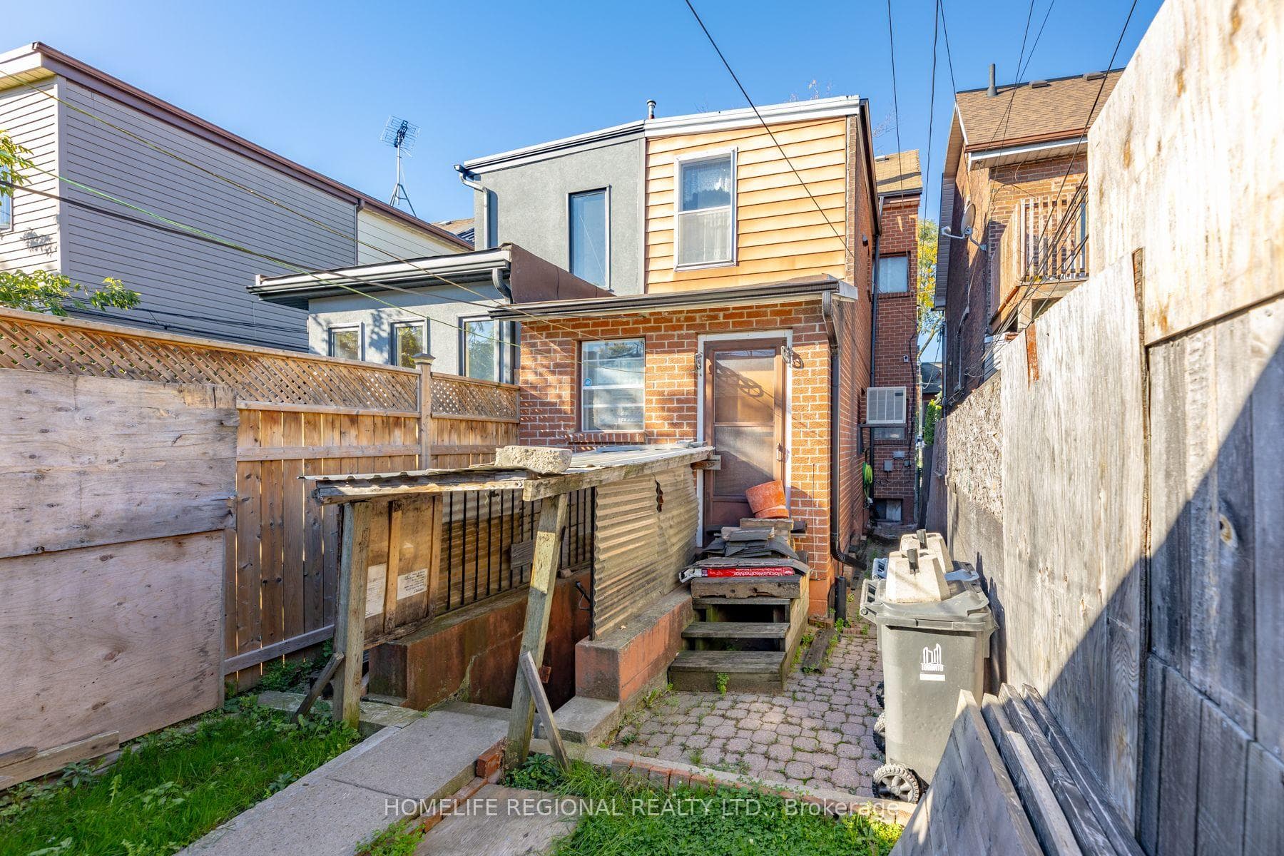 155 Montrose Avenue photo 20