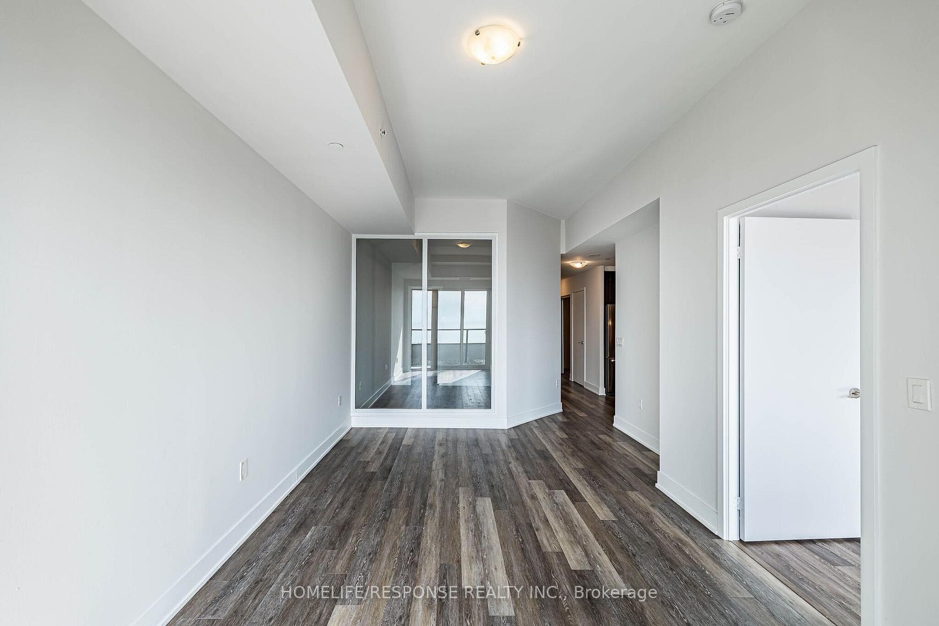 20 SHORE BREEZE Drive Unit 1008 photo 17