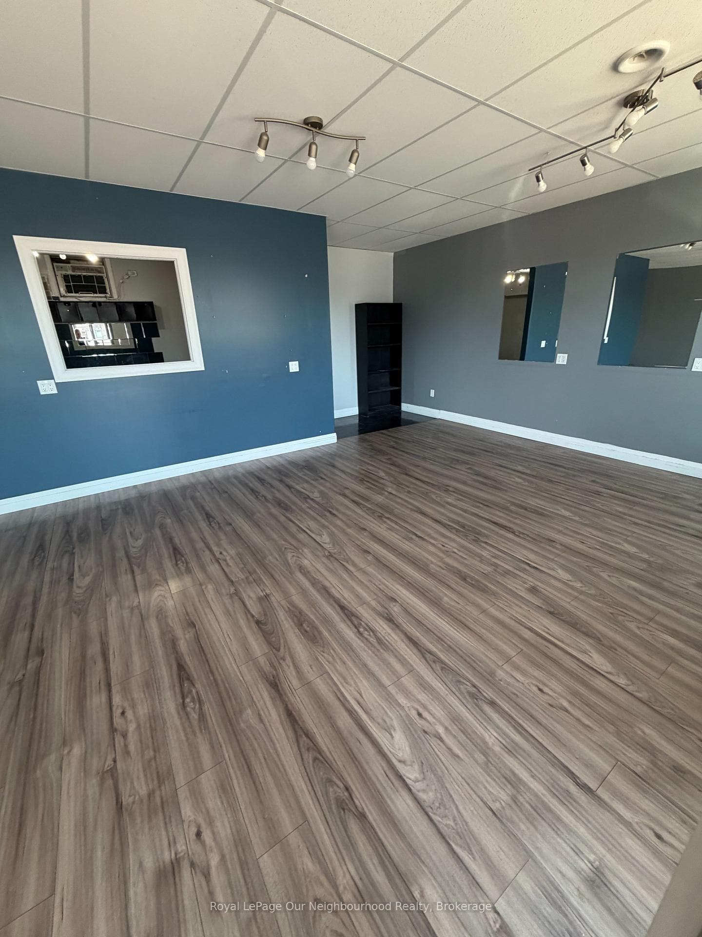 444 Dundas Street photo 10