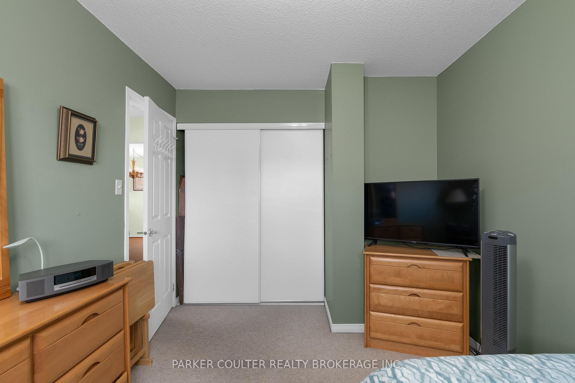 32 Dunsmore Lane photo 23
