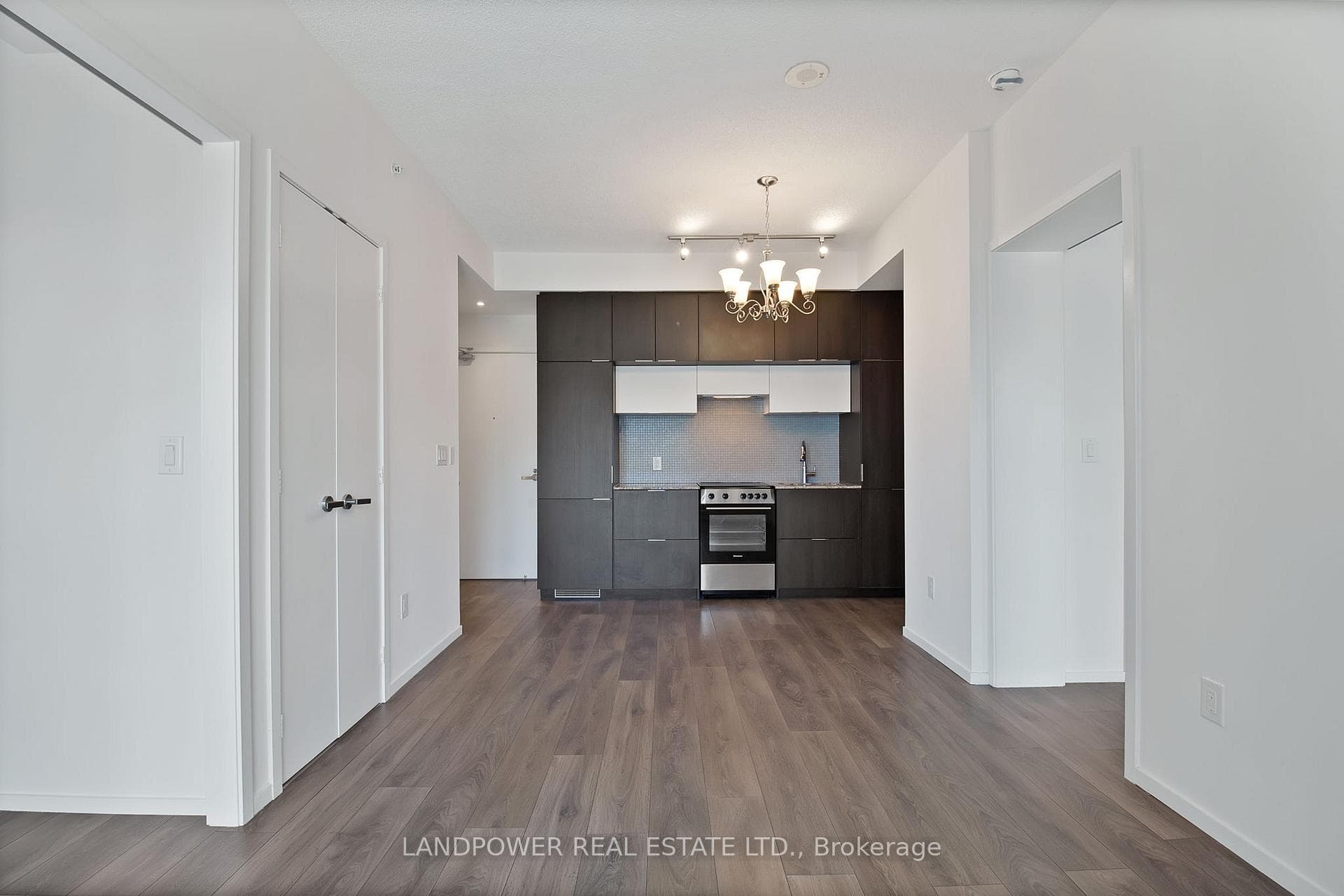 159 Dundas Street Unit 1107 photo 1