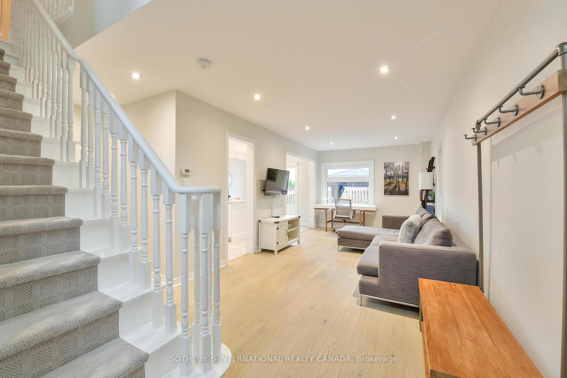 22 Laura Sabrina Drive photo 6