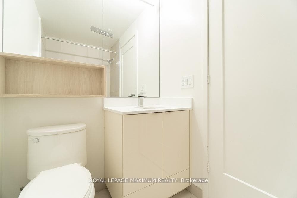 70 Princess Street Unit 2015 E photo 14